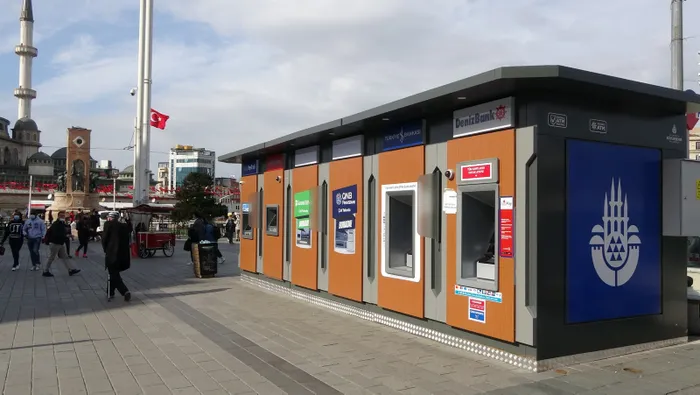 Son dakika: Ekrem İmamoğlu vatandaşa verdiği sözü tutmadı! İBB’nin tarihi Taksim Meydanına koyduğu ATM’ler büyük tepki çekti - 2