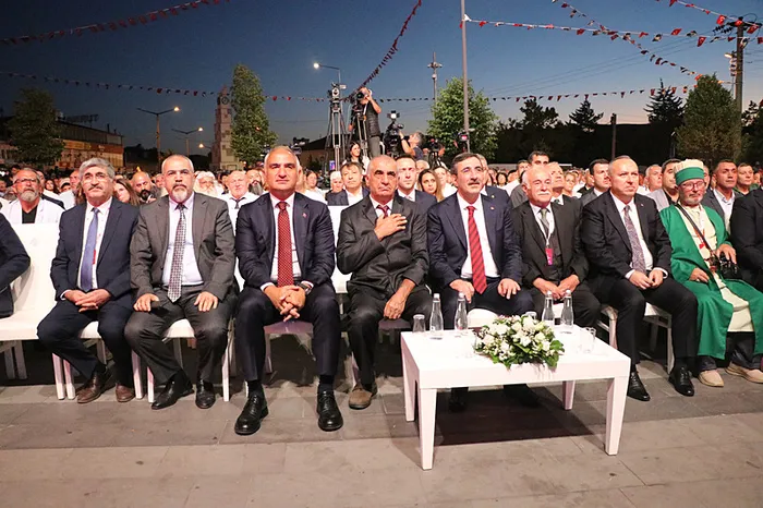 CB Yardımcısı Cevdet Yılmaz’dan ’güçlü ve müreffeh Türkiye’ vurgusu: Rekorlarımızı daha ileriye götüreceğiz