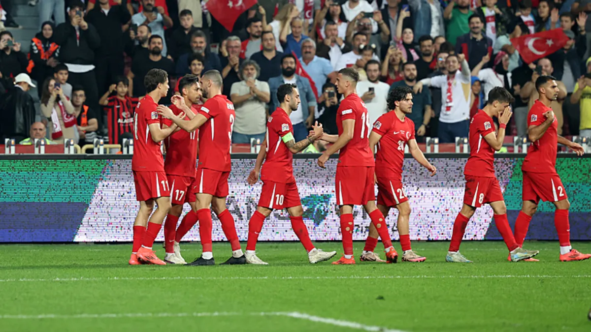 Millilerimizin rakibi İzlanda! Montella'dan sürpriz! İşte muhtemel 11'imiz