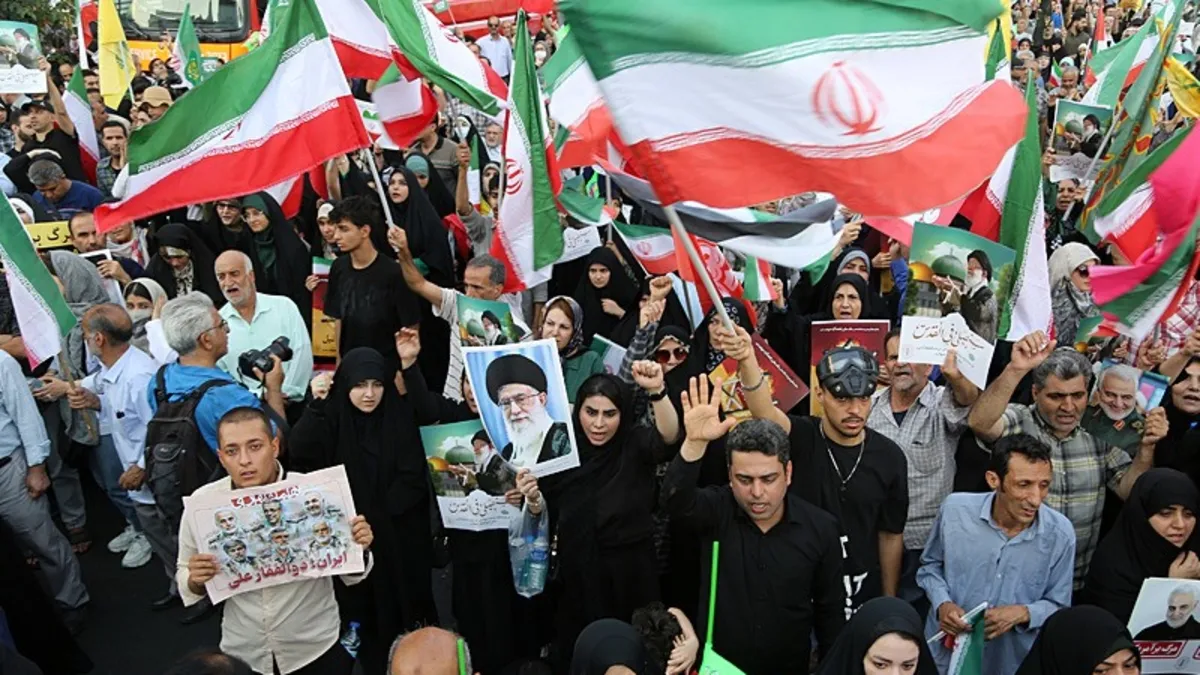 İran'da "intikam" sloganları! İsrail ve ABD protesto edildi