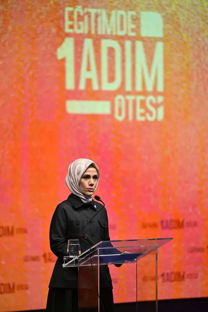 İstanbul'da "Eğitimde 1 Adım Ötesi Zirvesi" düzenlendi! Dr. Esra Albayrak'tan dikkat çeken Gazze sözleri - 1