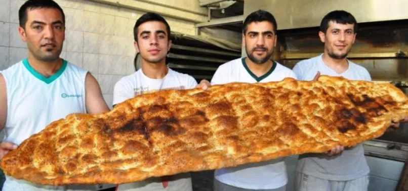 Dev ramazan pidesi 60 liradan satıldı