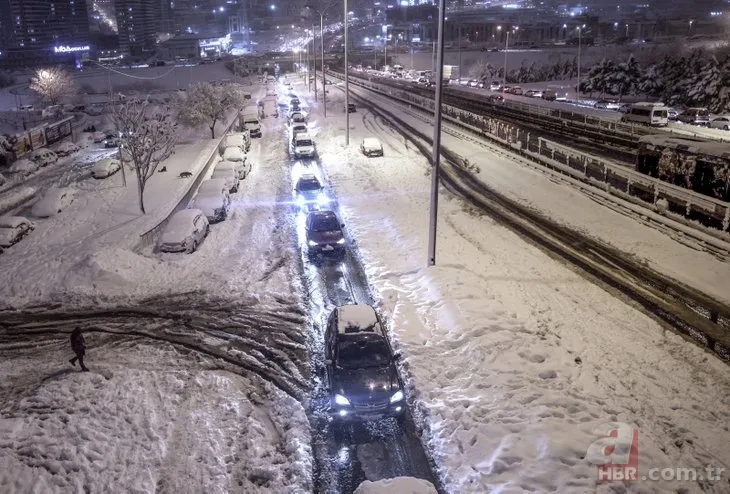 İBB yattı kar İstanbul’u esir aldı! Vatandaş yolda kaldı