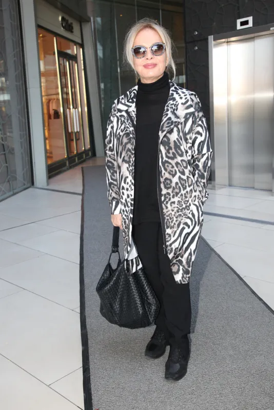 Emel Sayın hakkında çıkan ’öldü’ haberlerine isyan etti