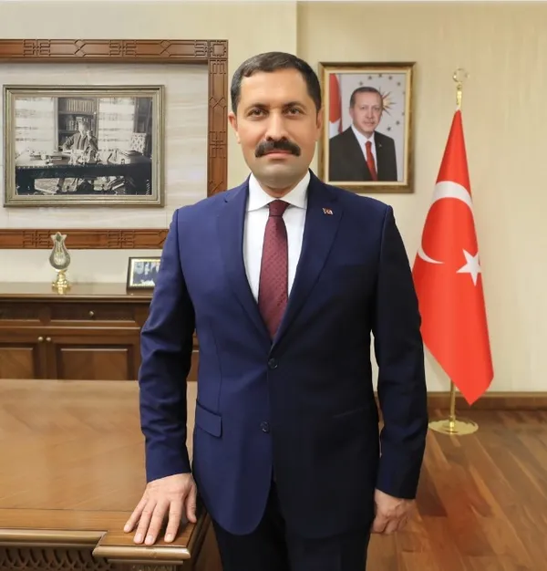 atama-kararlari-resmi-gazetede-yayimlandi-emniyet-genel-mudurlugune-erol-ayyildiz-atandi-erol-ayyildiz-kimdir-1687733516566.jpg
