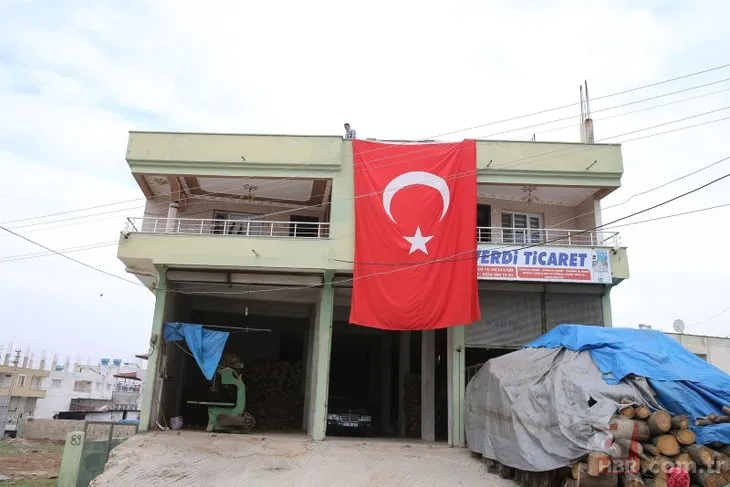 Türkiye Mehmetçik için tek yürek oldu! Her yer Türk bayrağıyla donatıldı