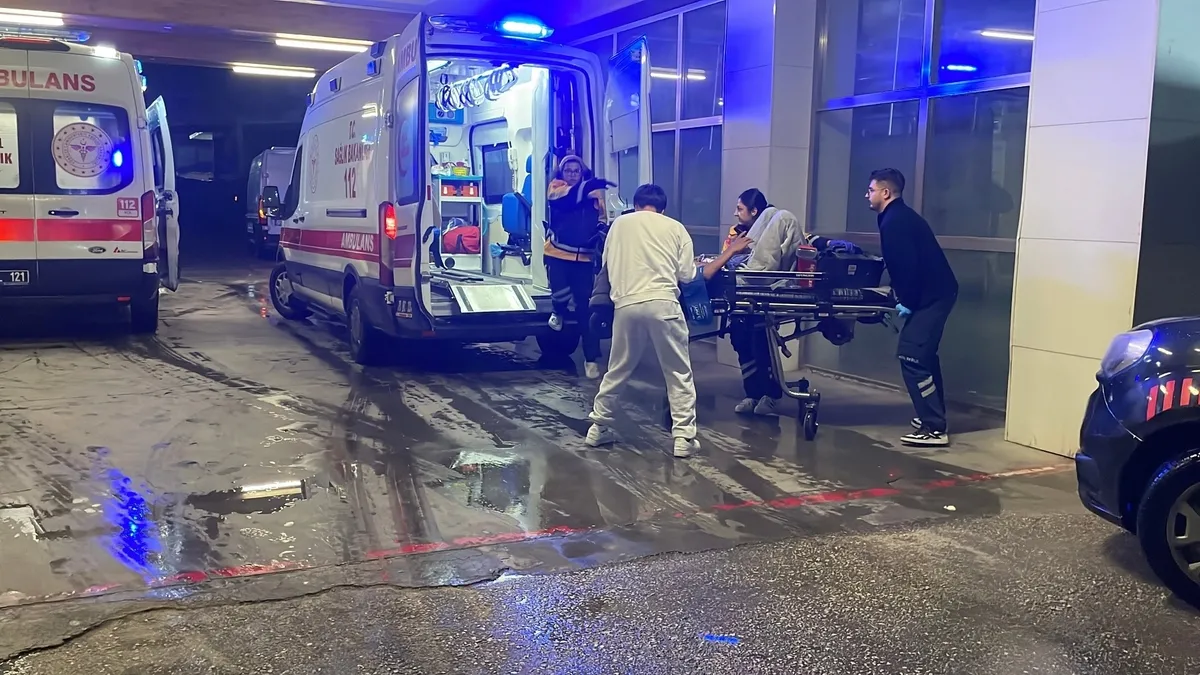 1792188660953.jpg Karaman'da parkın ortasında kan döküldü! 15 yaşındaki çocuk dehşet saçtı: 2 yaralı - 2