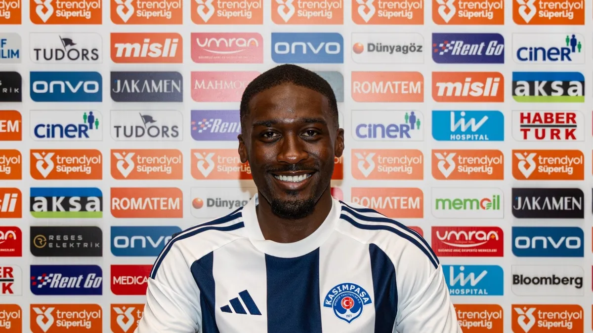 Kasımpaşa'ya Hollandalı sol bek! Frimpong imzayı attı