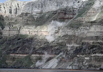 Ege Denizi'nde deprem fırtınası! Beşik gibi sallanıyor