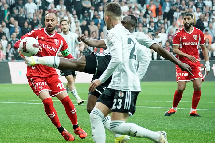 canli-anlatim-kara-kartal-3-puan-pesinde-besiktas-samsunspor-macinda-ilk-duduk-sesi-1713028418633.jpg Beşiktaş evinde ağırladığı Samsunspor ile yenişemedi! İşte maçta yaşananlar...