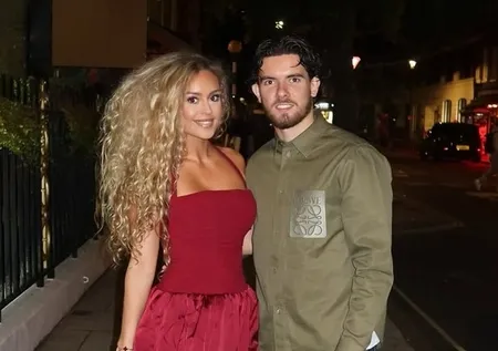 Ferdi Kadıoğlu gizemli sevgilisini güllere boğdu! 