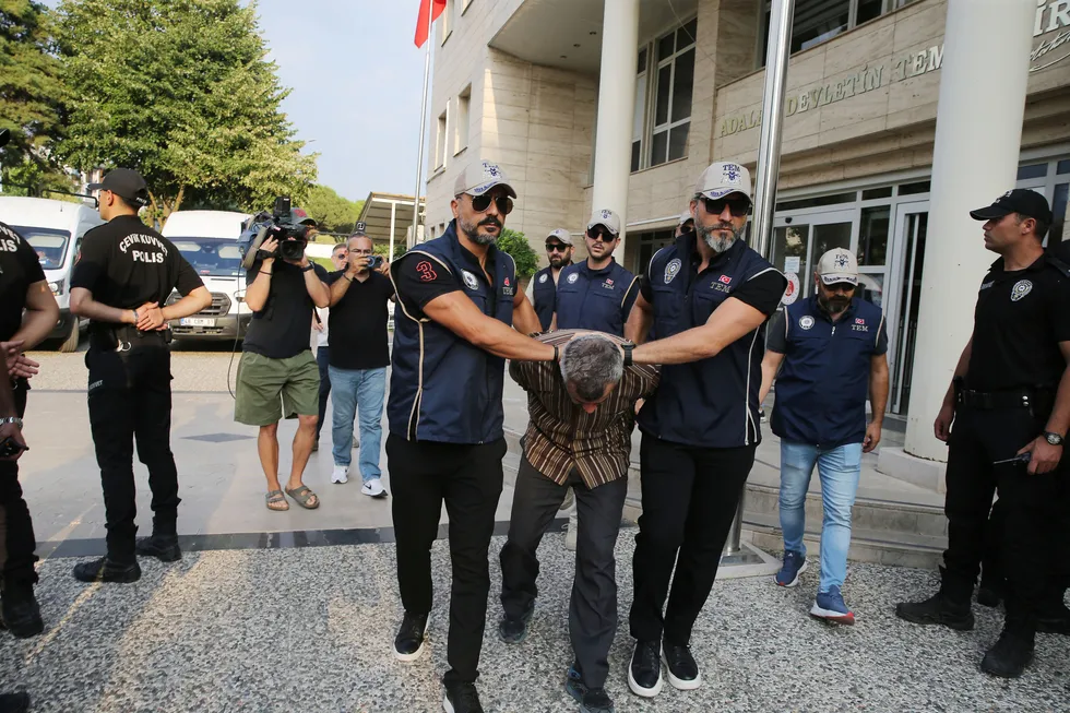 1786091933880.jpg Suikastçı FETÖ'cü hain Burkay Karatepe'ye keşif yaptırılıyor! Marmaris ormanlarında silah ve mühimmat avı - 1