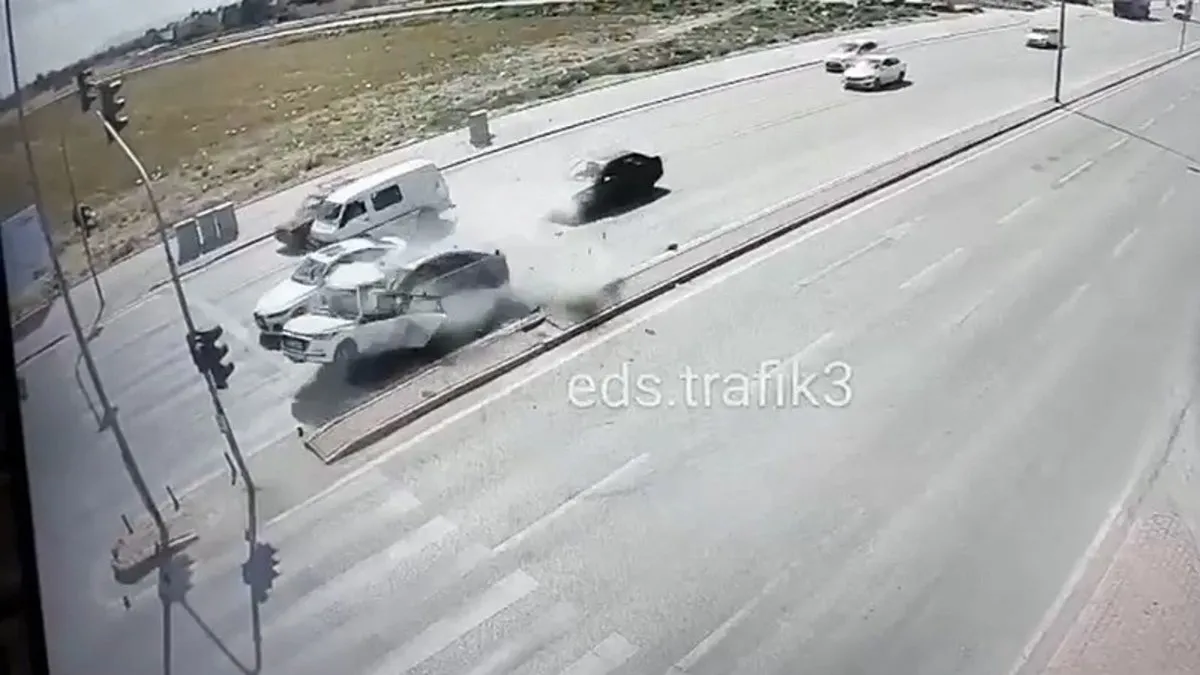 Mevlüt öğretmeni hayattan koparmıştı! Korkunç kazanın ayrıntıları ortaya çıktı | Çarpma hızı 229 kilometre