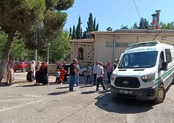 Düğüne giderken otomobil çarptı! 1 ölü