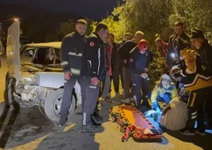 Antalya'da korkunç kaza: Otomobil hurdaya döndü