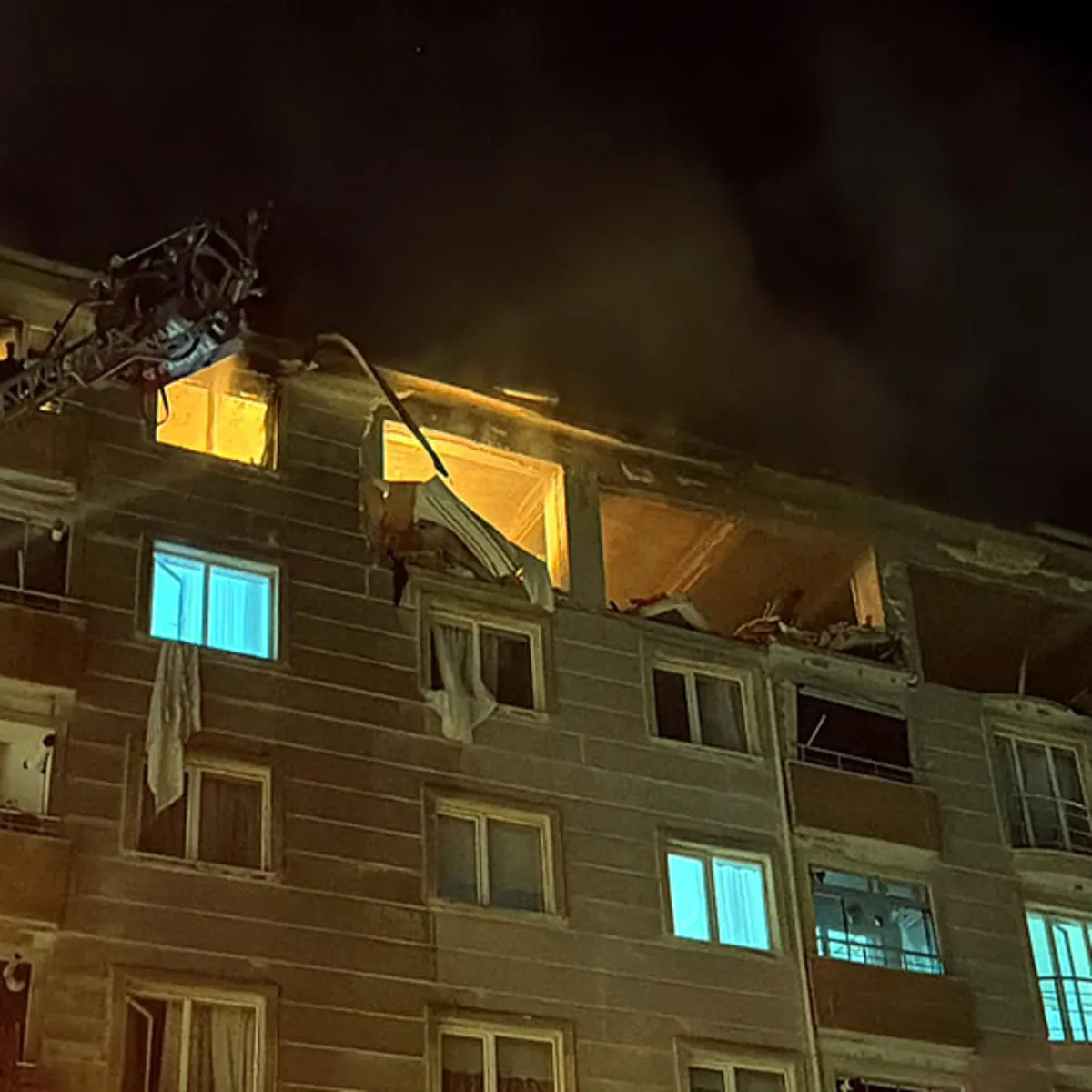 Tekirdağ'da apartmanda patlama: 2 ölü
