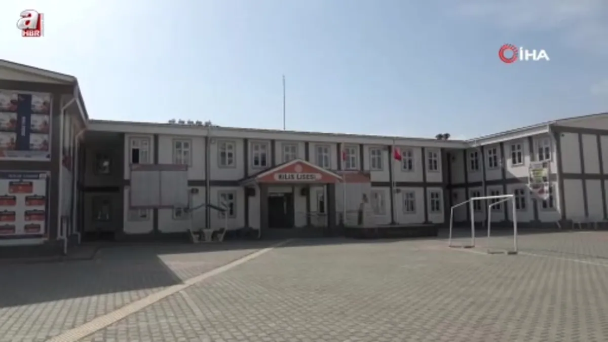 Kilis Lisesi'nde deprem tatbikatı kamerada