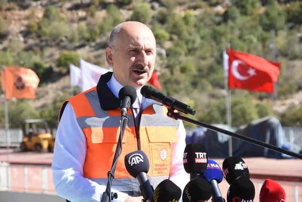 Ulaştırma ve Altyapı Bakanı Adil Karaismailoğlu açıkladı: Scooter’lara yeni düzenleme