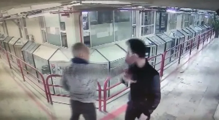 Şişli'de saldırdığı esnafı 12. kattan aşağı attı! Dehşet dolu anlar böyle kameraya yansıdı