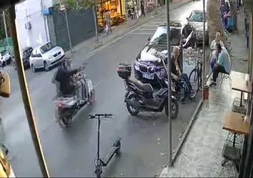 Sarıyer'de sokak ortasında kurşun yağmuru! Arkadaşlarıyla uğrarken şoku yaşadı! O anlar kamerada...