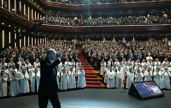 baskan-erdogandan-diyanet-akademisi-mezuniyet-toreninde-onemli-mesajlar-asirlardir-islamin-sancagi-olduk-1706797160096.jpg
