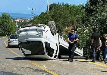 Sakarya'da kamyonet takla attı: 1 yaralı