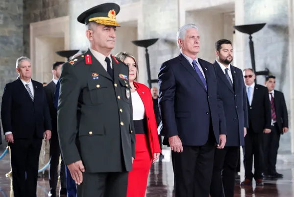1669198147317.jpg Başkan Erdoğan ile Küba Devlet Başkanı Bermudez'den flaş açıklamalar: Hedef 200 milyon dolar! 6 anlaşma... - 12