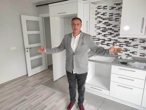 1679552900090.jpg Bu kadarı da 'pes' dedirtti! Deprem korkusuyla kaçtı döndüğünde şoke oldu - 3
