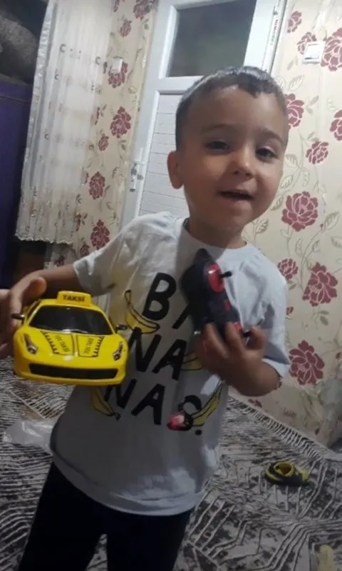 bu-aciya-yurek-dayanmaz-gozlerini-acan-minik-okayin-ilk-sozu-anne-oldu-1615706507587.jpg Yangında annesini kaybetmişti! Okay'ın ilk sözü yürekleri dağladı - 2