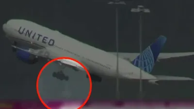 Kalkış yapan uçağın tekeri düştü