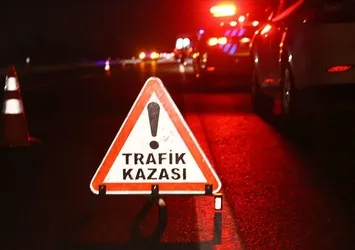 Aydın'da trafik kazası! Otomobil traktöre arkadan çarptı: 4 yaralı