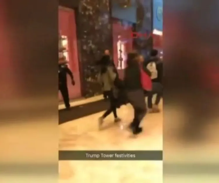 Trump Tower'da şüpheli paket paniği - 1