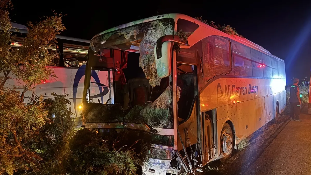 Kayseri’de yolcu otobüsü kaza yaptı: Ölü ve çok sayıda yaralı var