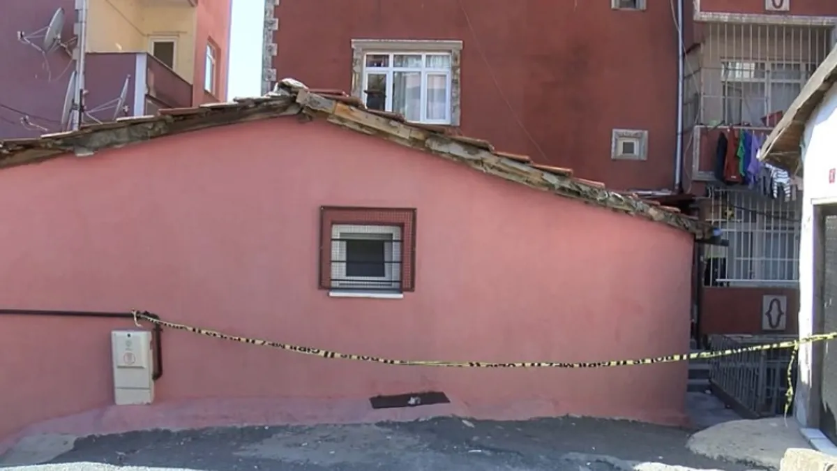 Beyoğlu'nda tüyler ürperten olay! Annesinin öldürüp cesetle 2 gün yaşadı