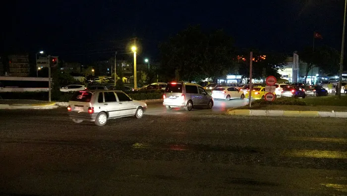Gözde turizm merkezi Akçay, araç girişlerine kapatıldı - 1