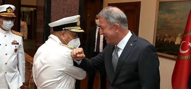 Ankara’da kritik görüşme! Bakan Akar, Libya Deniz Kuvvetleri Komutanı Abuhulia’yı kabul etti