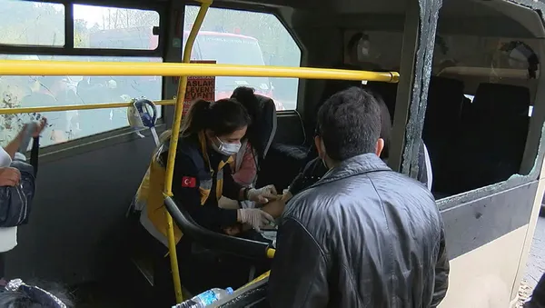 Sarıyer'de korkunç kaza! Yolcu minibüsü ağaca çarptı! Ölü ve yaralılar var - 2