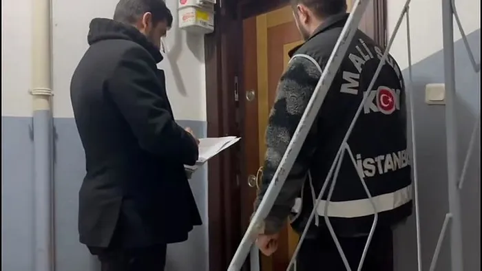 borsada-manipulasyon-sorusturmasinda-12-supheli-tutuklandi-1741371383909.jpeg (Fotoğraf: DHA)