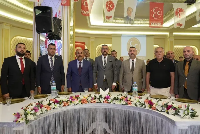 Devlet Bahçeli’nin İYİ Parti’ye çağrısı karşılık buldu! Eski İYİ Parti Mamak İlçe Başkanı ve beraberindeki heyet MHP’ye katıldı