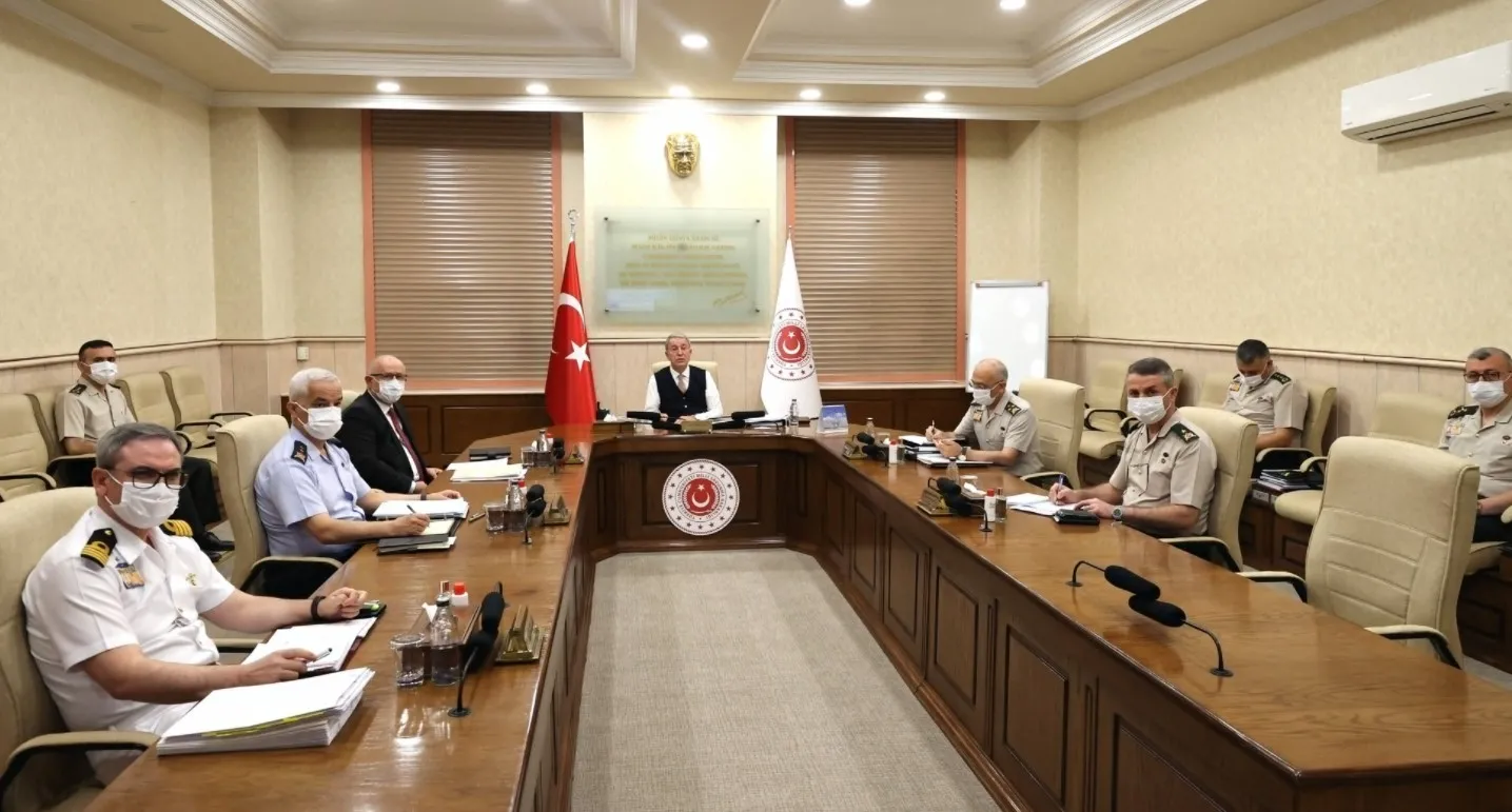 Milli Savunma Bakanı Hulusi Akar komutanlarla toplantı yaptı