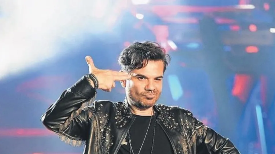 Kenan Doğulu’nun Harbiye konserinde yasak aşk bombası! Aslı İşler…