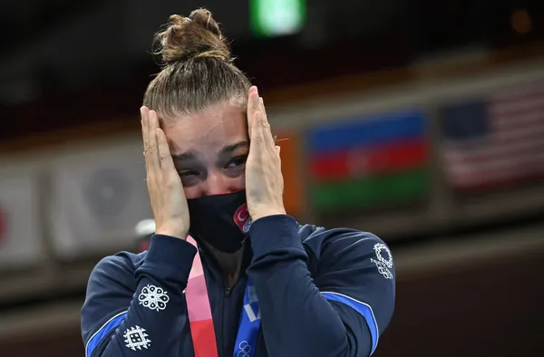 Son dakika: Olimpiyat Şampiyonu Busenaz Sürmeneli! Buse Naz Çakıroğlu da gümüş madalya kazandı