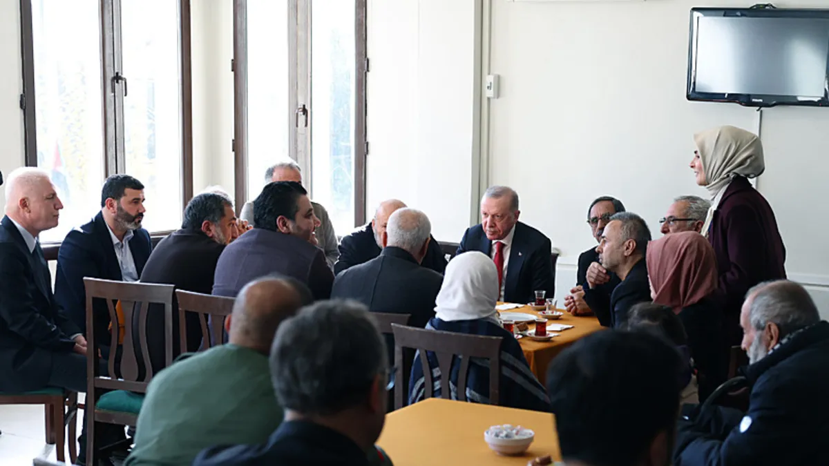 Başkan Erdoğan çay ocağında vatandaşlarla bir araya geldi