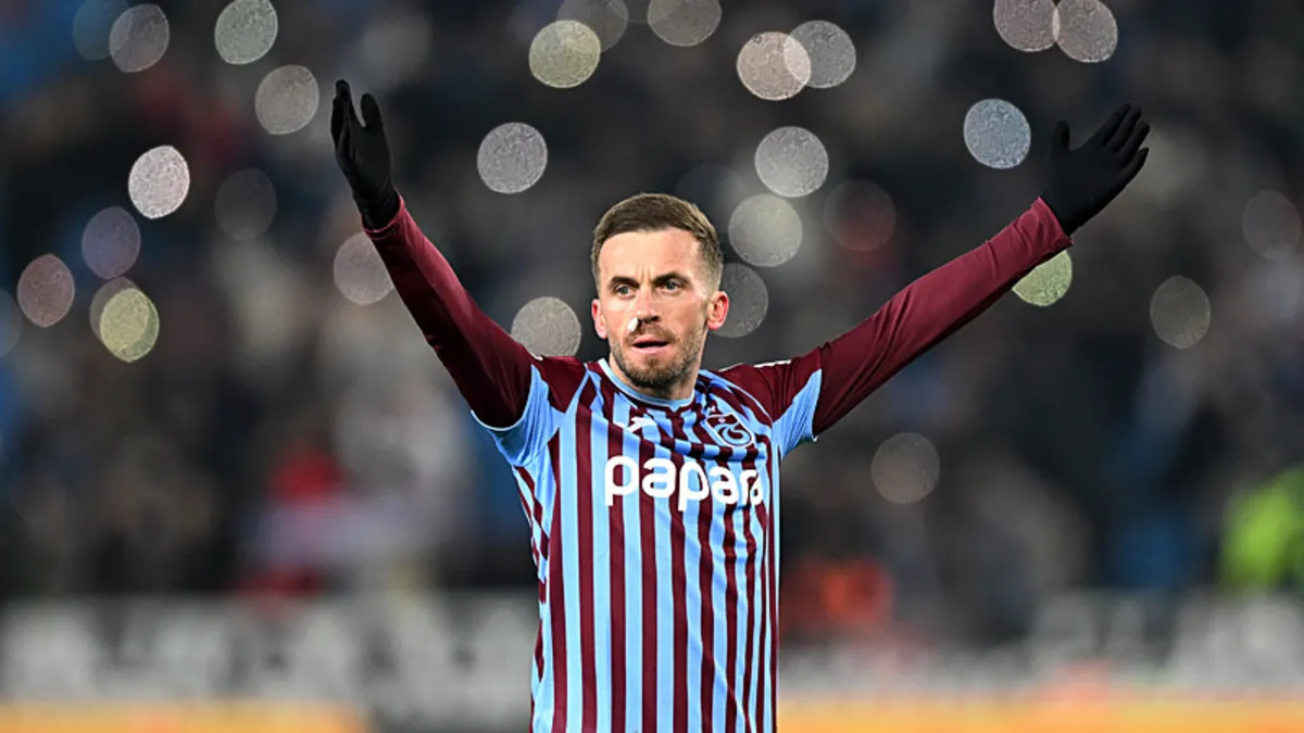 Trabzonspor ile sözleşmesini uzatan Edin Visca'dan mesaj: Eşsiz hikayeler yazmaya devam!