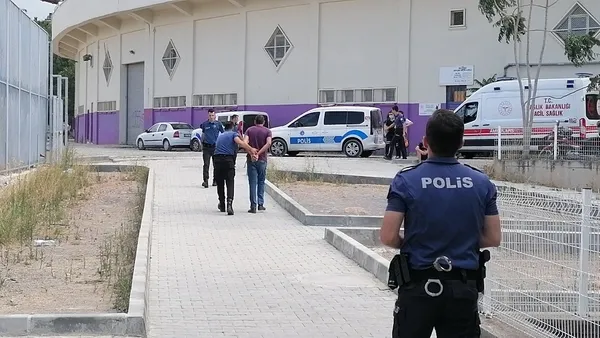 kocaelide-tanimadigi-kadina-dehseti-yasatti-yolda-yururken-1659686169933.jpg Kocaeli’de tanımadığı kadına dehşeti yaşattı! Yolda yürürken... - 4