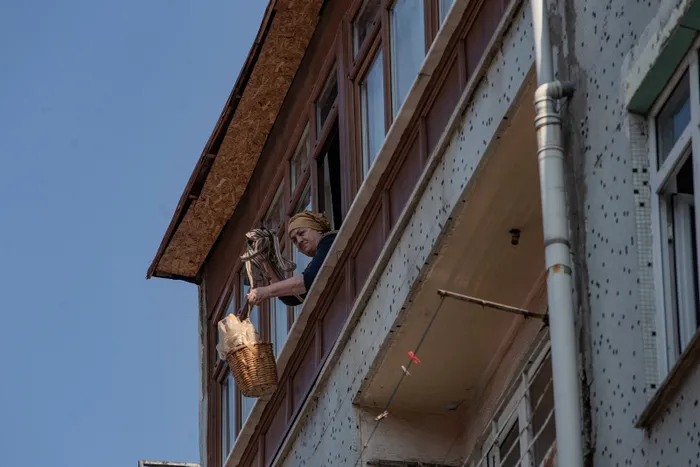 Görüntüler Üsküdar’dan! Sokak sokak dolaşıp ekmek sattılar