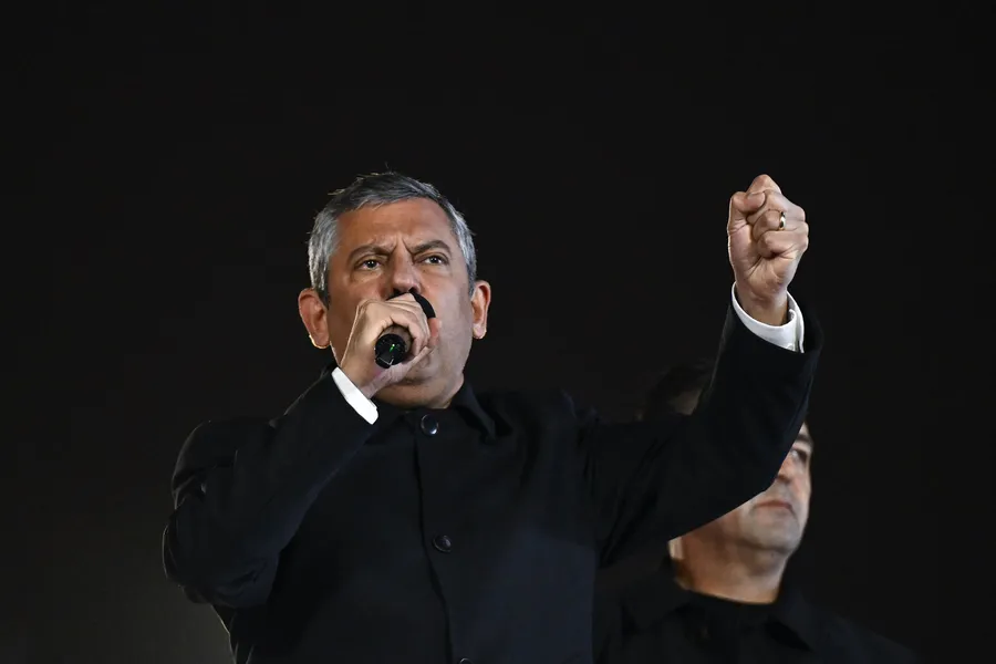 chpli-ozgur-ozel-hakkinda-emlak-vurgunu-iddiasi-evi-aldi-degeri-katlandi-1773945096508.jpg CHP’li Özgür Özel hakkında emlak vurgunu iddiası! Evi aldı değeri katlandı - 4