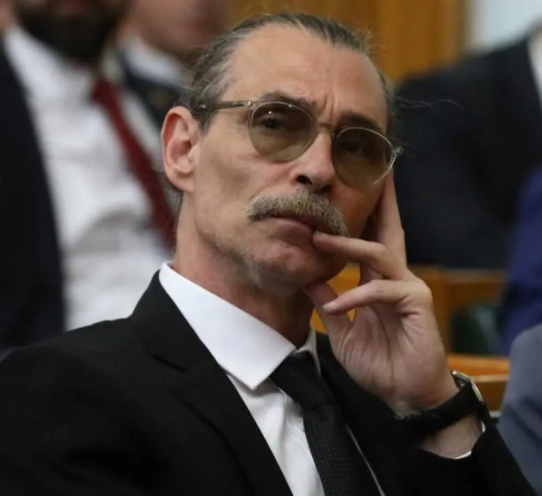1785850633635.jpeg Beşikçioğlu, ʺUyuşturucu ticareti yapan kimseyi bilmiyorum.ʺ ifadesini kullandı. (ahaber.com.tr)