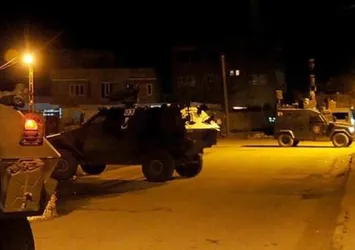 Karakola bombalı araçla saldırı