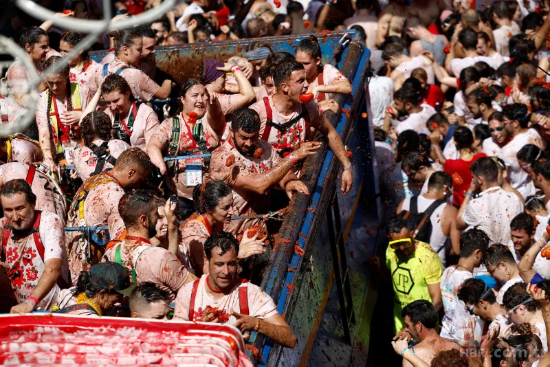 20 bin kişi 130 ton domates: La Tomatina! "Sanki yeniden doğuyoruz" 25